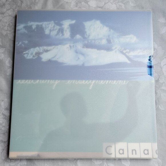 2002 - The Collection of Canada's Stamps Book - Without Stamps - Picture 7 of 8